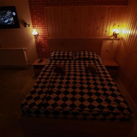 Apartment Nino Botanical Tbilisi Esterno foto