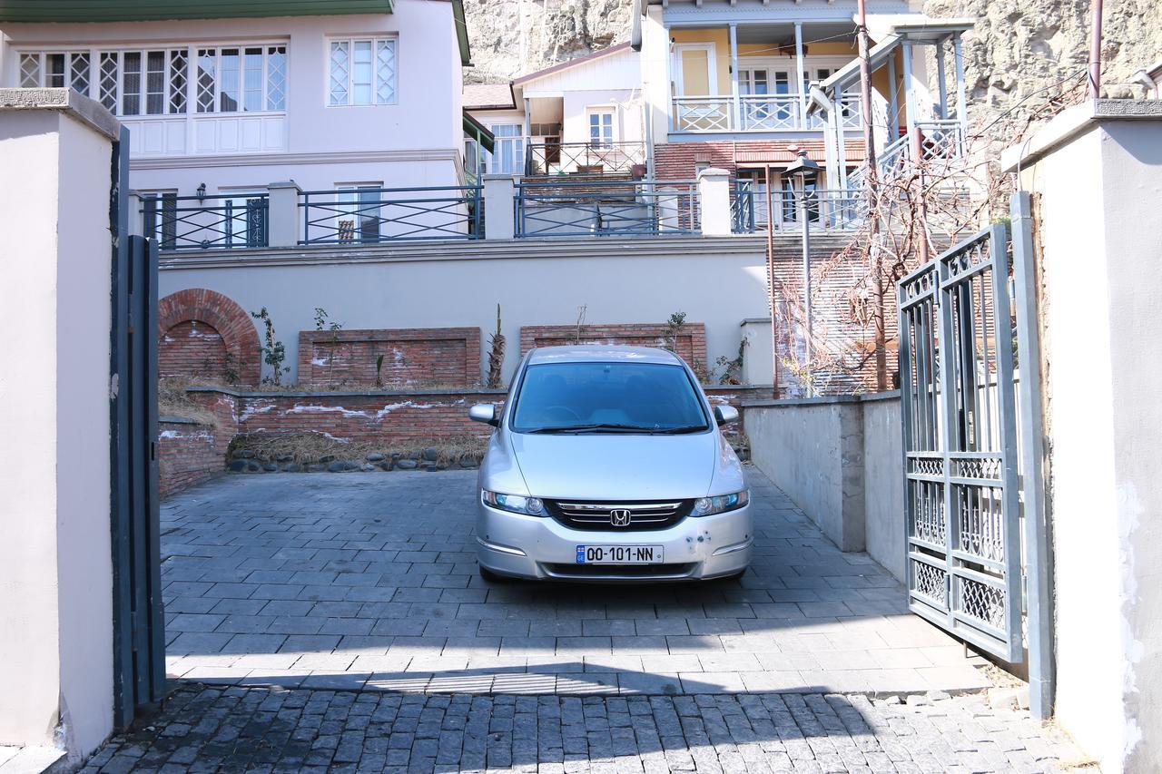 Apartment Nino Botanical Tbilisi Esterno foto