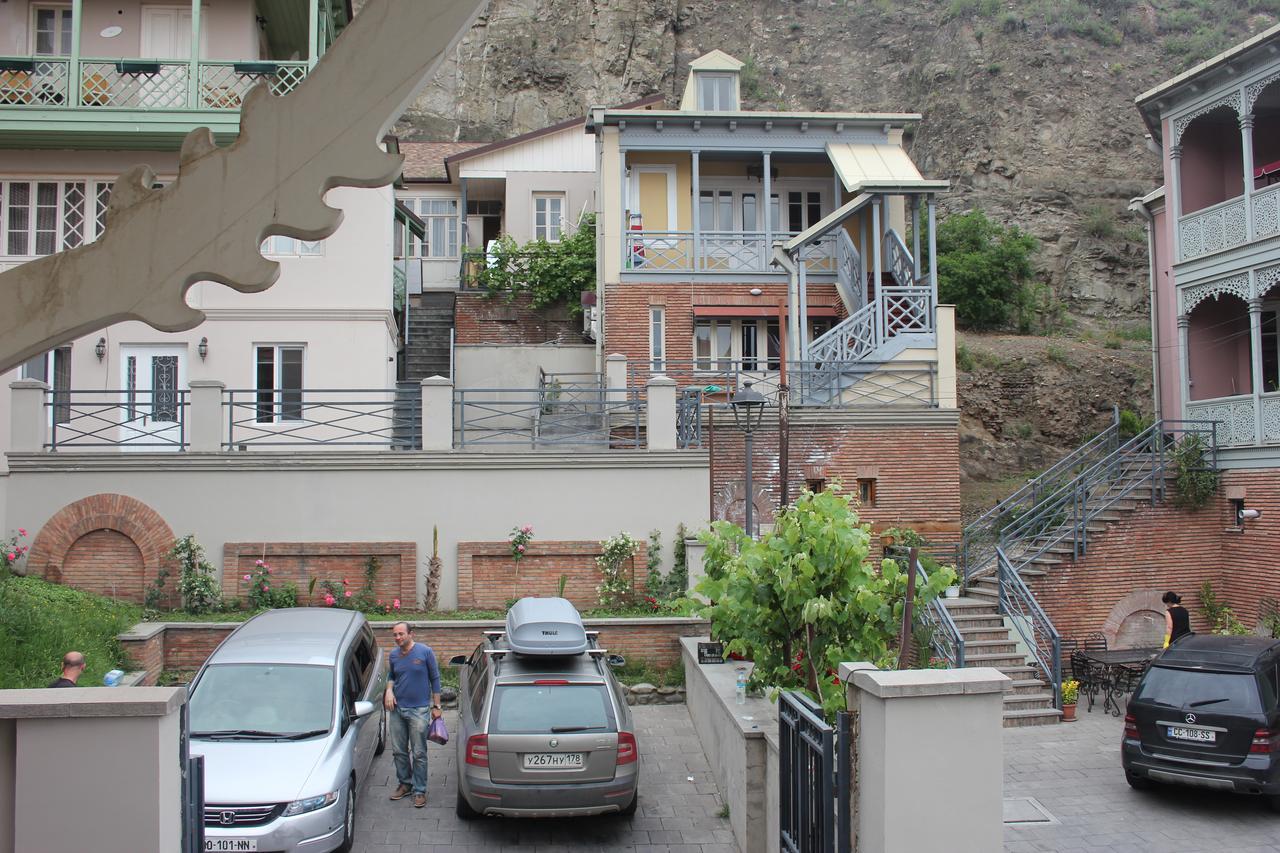 Apartment Nino Botanical Tbilisi Esterno foto