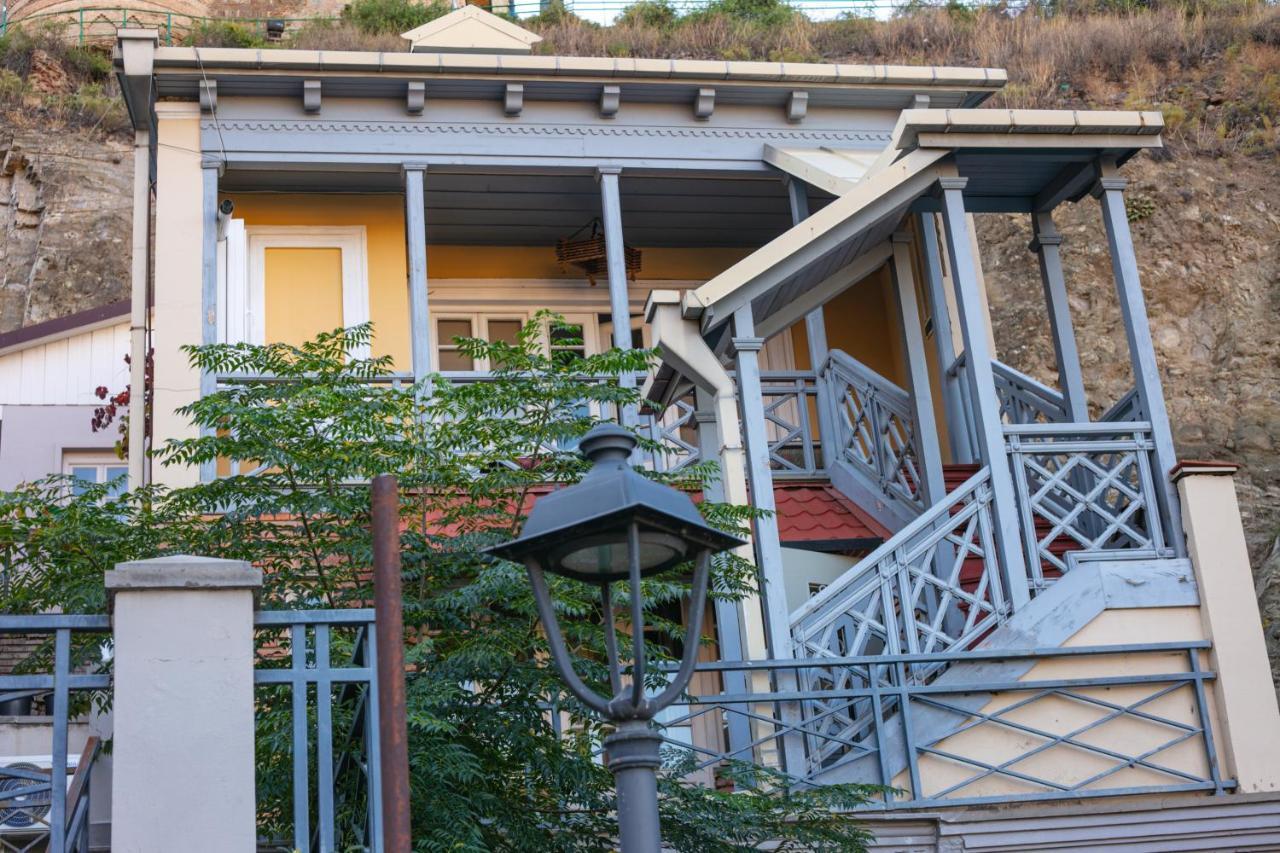 Apartment Nino Botanical Tbilisi Esterno foto