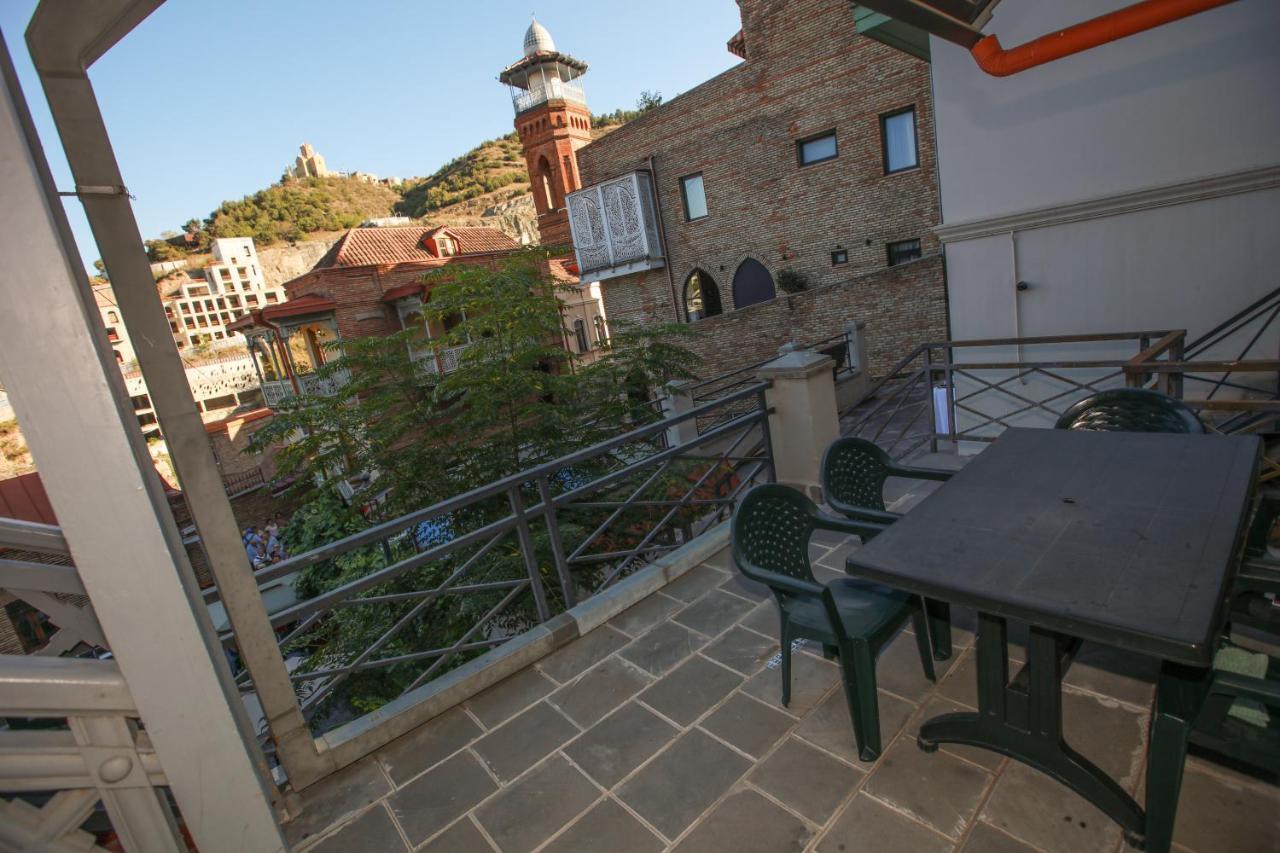 Apartment Nino Botanical Tbilisi Esterno foto